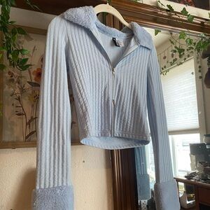 H&M Faux Fur-Collar Cardigan 🩵